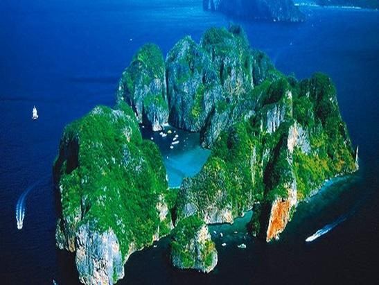 プーケット・シミラン諸島ダイビングポイント ピピ島